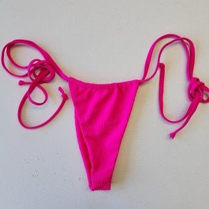 Frankie’s Bikinis
